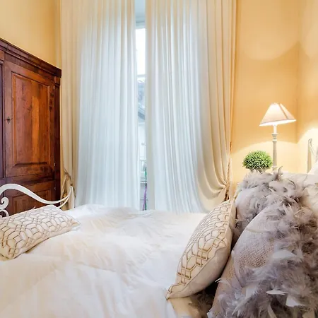 Spacious Next To Guinigi Tower *