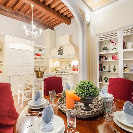 Spacious Next To Guinigi Tower Daire Lucca
