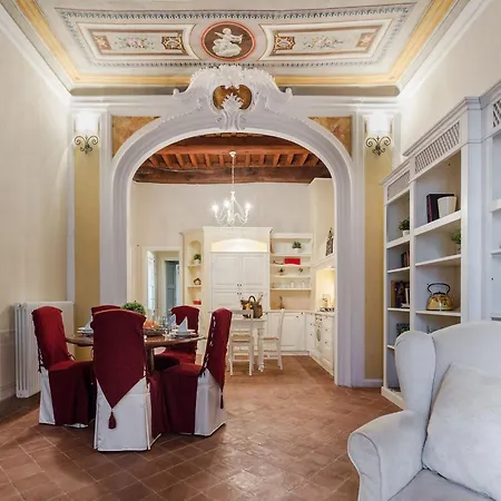 Spacious Next To Guinigi Tower * Lucca